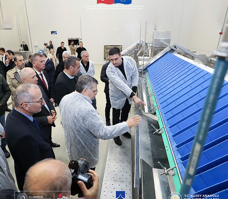 Su ürünleri ve balıkçılık sektörü temsilcilerini, SEANOP Su Ürünleri İşleme, Şoklama ve Depolama Tesisi’mizin, tanıtım ve iş birliği geliştirme etkinliğinde bir araya getirdik.